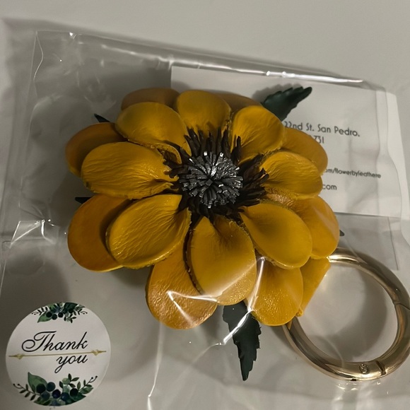 NWT Yellow Magnolia Leather Flower Tassel Key Ring - Picture 1 of 3